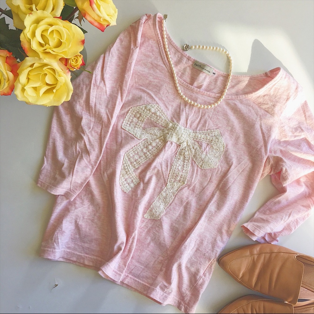 Pink 3/4 sleeve t-shirt with lace bow detail